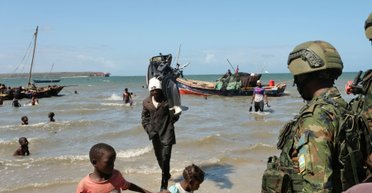 Рятувалися від спалаху холери: біля берегів Мозамбіку затонуло судно, понад 90 жертв (карта)