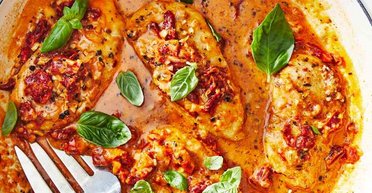 Курица "Женись на мне": рецепт трендового блюда (видео)