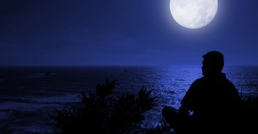 Ученые рассказали, действительно ли Луна влияет на настроение и поведение человека