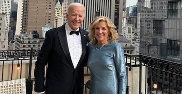 Президент США наслаждается пенсией: Джо Байден впервые вышел в свет после выборов