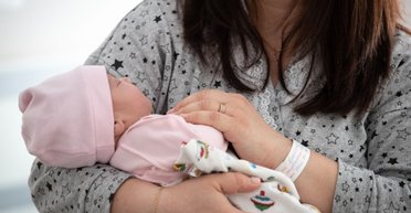 Українцям з дітьми підвищать державну допомогу: скільки та кому платитимуть