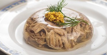 На новогодний стол 2025: как правильно варить холодец