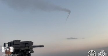 "Лучший ракурс": спецподразделение ГУР показало "охоту" на самолет РФ возле острова Змеиный (видео)