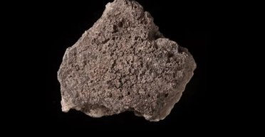 Навіть у людей кам'яного віку підгорала каша: археологи знайшли 5000-річний глиняний горщик