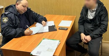 В Днепре трое детей повалили крест на могиле военного: на родителей составили протоколы