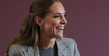 Кейт Миддлтон вышла в свет в "старом" костюме (фото)