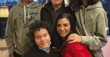 Син Роберта Де Ніро з'явився на публіці з довгим рожевим волоссям і в жіночому одязі (фото)