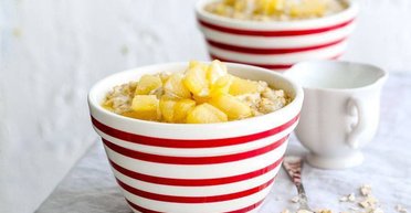 Ідея для сніданку: як приготувати вівсянку з грушею