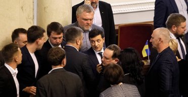 Пойти ко дну. Как роспуск Рады добьет политика Зеленского