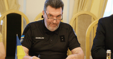 "Продолжил перезагрузку системы управления": Зеленский высказался по поводу увольнения Данилова из СНБО (видео)