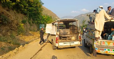 В Пакистане на мине подорвался автомобиль сопровождения российского посла