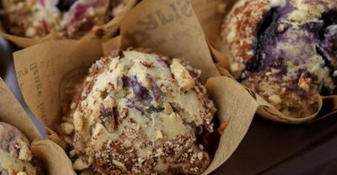 Мафіни із замороженими ягодами: як смачно прилаштувати дари літа, що залишилися