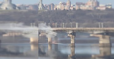 "Дим" на мосту Патона у Києві: комунальники пояснили причину "феномена"