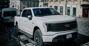 В Киеве засветился конкурент Tesla Cybertruck от Ford (фото)