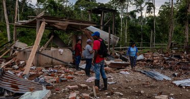 Авиаудар в Эквадоре: вместо "лагеря наркоторговцев" военные разрушили молочную ферму, — NYT