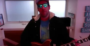 Коронавирус в песнях. Что Потап, Бон Джови, индийские и таджикские артисты поют про эпидемию