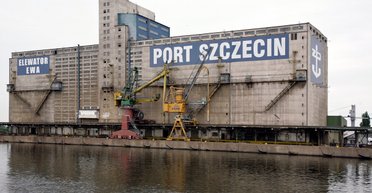 Возле газопровода в польском Щецине заметили российское судно: Туск отреагировал