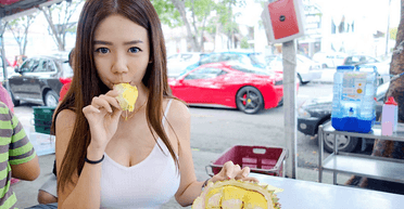 Туристка пронесла в номер готелю незвичайний фрукт і нарвалася на великий штраф (фото)