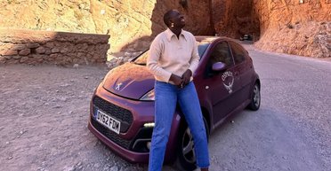 Британка проехала из Лондона в Нигерию на маленьком городском Peugeot (фото)