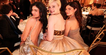 Простыни, костюмы и Северное сияние: что дарят звездам на церемонии "Золотой глобус"