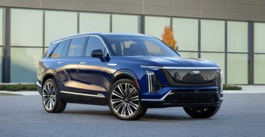 General Motors показали роскошного 500-сильного конкурента Tesla Model X (фото)