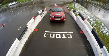 Стоп-машины. Почему в Украине прекратили работать более тысячи автошкол