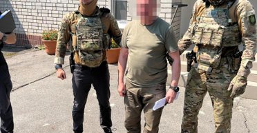 Организовал "боевые" выплаты подчиненным: суд арестовал военкома Донецкой области
