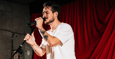 Зірка "Ліги сміху" мобілізувався до лав ЗСУ (фото, відео)