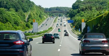 Единственная страна Европы без ограничения скорости: Германия сохраняет "свободный газ" на автобанах