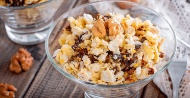 Святковий салат із куркою, чорносливом і горіхами: смачно і швидко