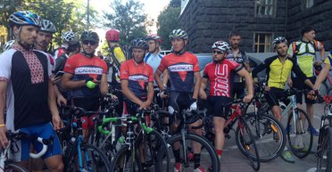 Хватит нас убивать. Как велосипедисты протестовали под Кабмином