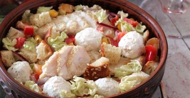 Салат "Фейерверк": как приготовить вкусное праздничное блюдо