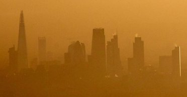 Близько 400 тисяч смертей на рік: майже вся Європа дихає токсичним повітрям, — Guardian