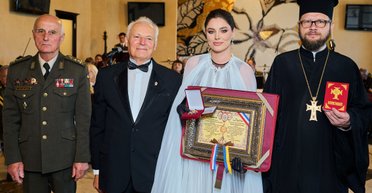 Филантропа и первую красавицу Украины Ангелину Усанову наградили орденами Королевы Анны и Святой Софии