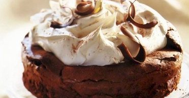 Невозможно устоять: рецепт шоколадного пирога "Облако"