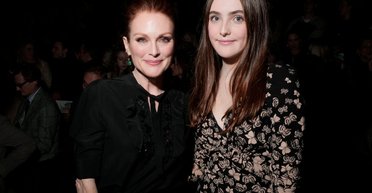 Джуліанна Мур показала рідкісні кадри 22-річної доньки (фото)