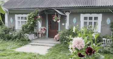 Просто нет слов: что украинка сделала из старого дома своей бабушки (фото)