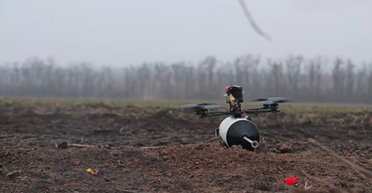 Как ВСУ сбивают дроны на оптоволокне, которые не ослепишь и не заглушишь? (видео)