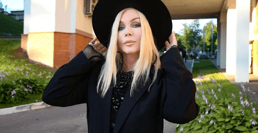 Просила не цілувати: в Ірини Білик стався інцидент з чоловіком на сцені (фото, відео)