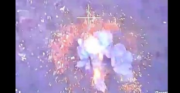 Новогодняя "раздача" подарков: российскую БМД эффектно уничтожили под Вербовым (видео)