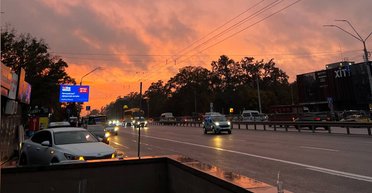 Жителей левого берега Киева просят закрыть окна и пить больше воды: КГГА назвала причину