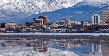 На березі затоки побудують будинки, в яких можна жити безкоштовно: у чому їхня особливість