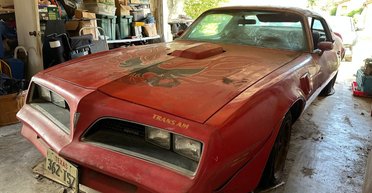 Культовий американський спорткар 70-х понад 30 років простояв покинутим у гаражі (фото)