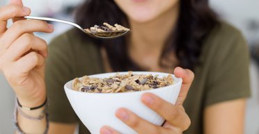 Много есть нельзя: 6 самых вредных продуктов и напитков для кишечника