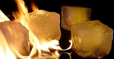 Напівлід, напіввогонь: фізики виявили в магніті новий стан речовини