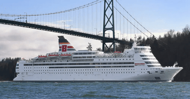 Новий дім: старі круїзні лайнери використовують як готелі на воді (фото)