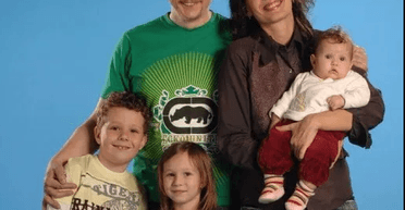 Син воює, доньки за кордоном: де зараз дружина та діти Ігоря Пелиха (відео)