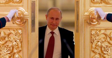 Путин в компании маргиналов. Как Россия шагнула в пропасть, куда можно падать вечно