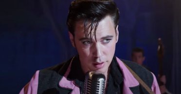 "Элвис". Фильм о том, как короля рок-н-ролла уничтожил демон, которого классно сыграл Том Хэнкс