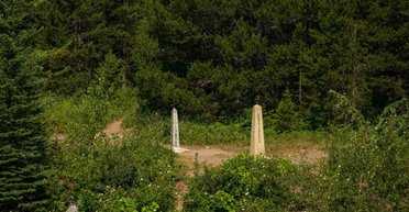 Самая длинная в мире граница между странами более странная, чем выглядит на карте (фото)